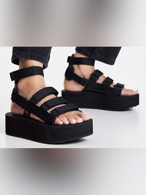 Teva Mevia Platform sandal